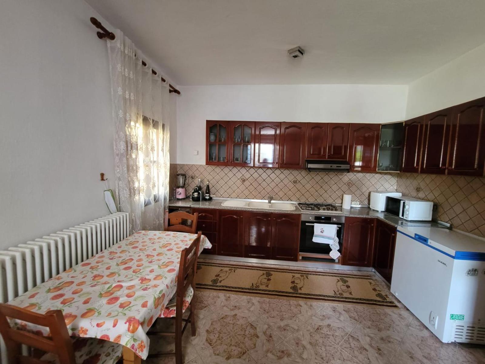 Private Room On A Shared Apartament Near Durres Beach Bagian luar foto