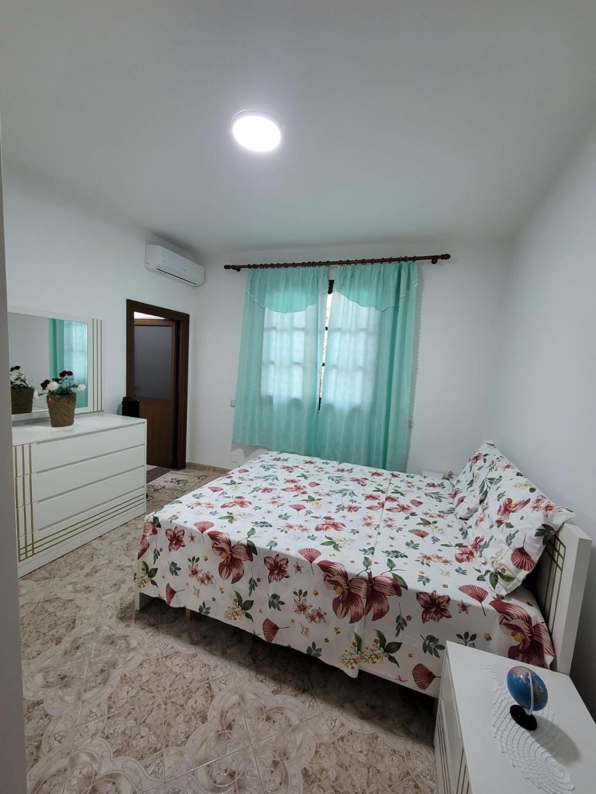Private Room On A Shared Apartament Near Durres Beach Bagian luar foto