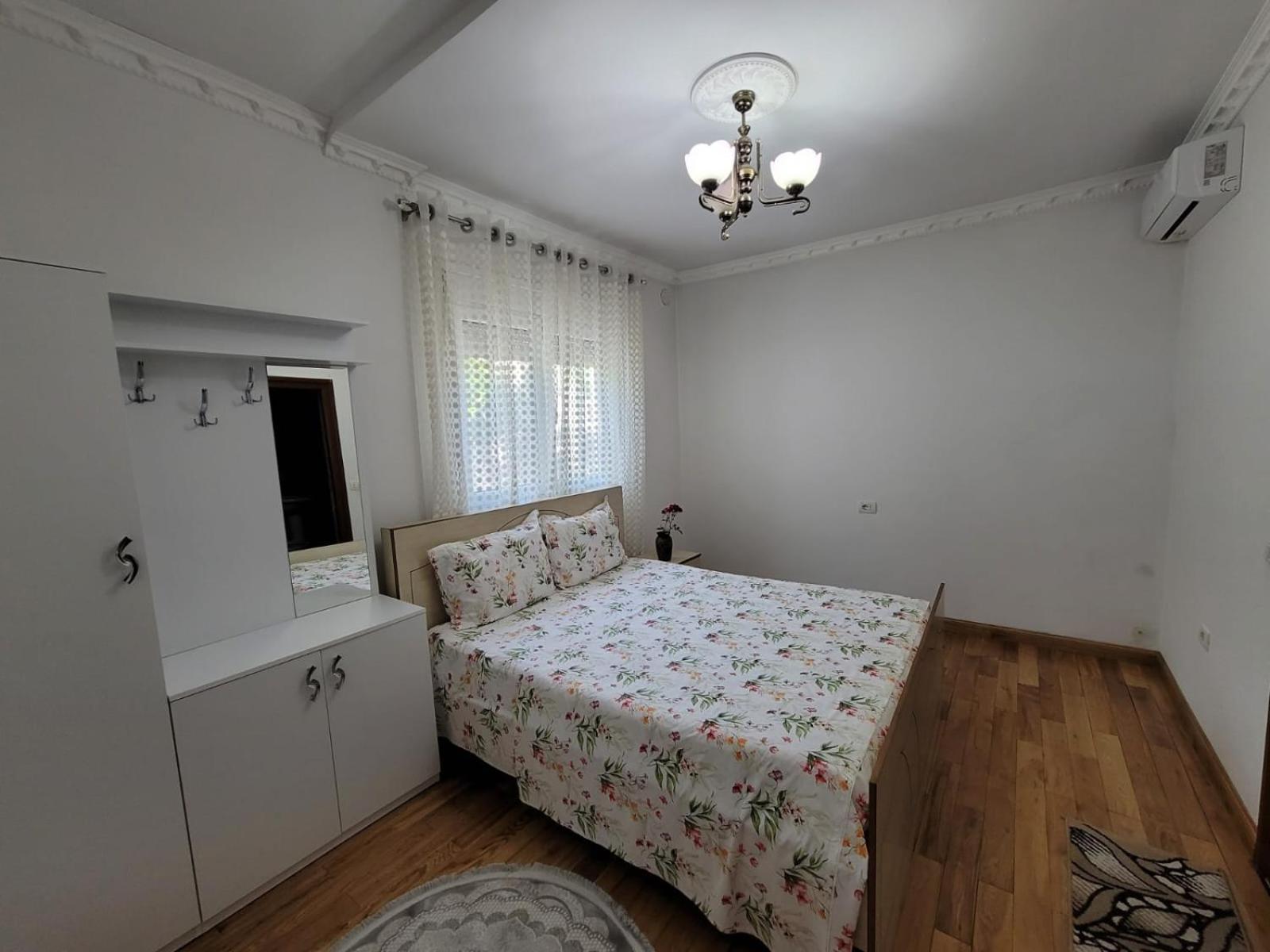 Private Room On A Shared Apartament Near Durres Beach Bagian luar foto