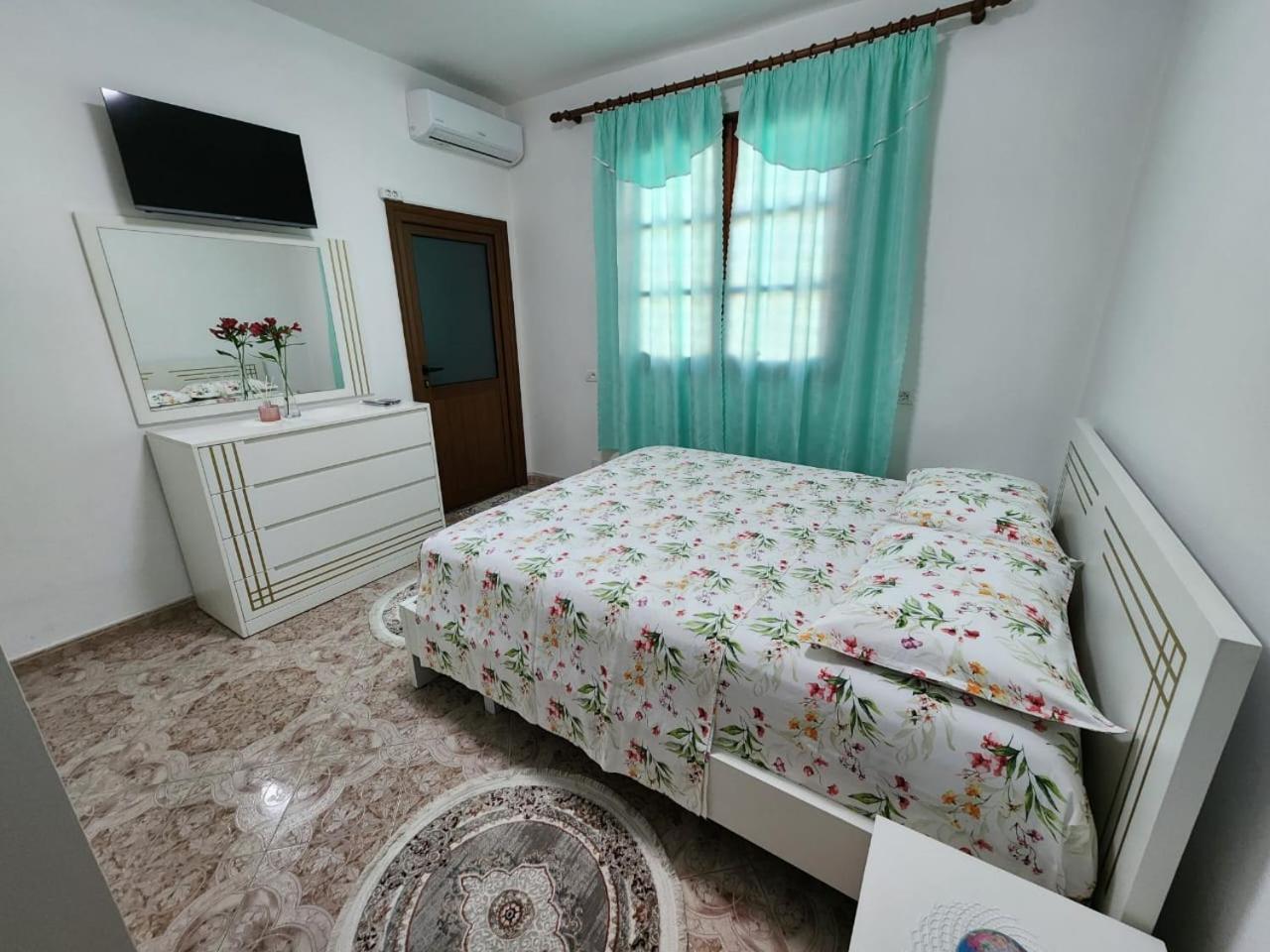 Private Room On A Shared Apartament Near Durres Beach Bagian luar foto